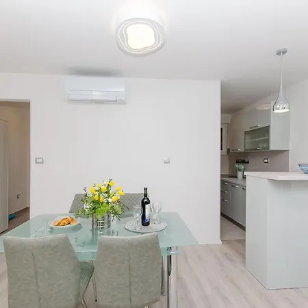 Astrid Appartement *